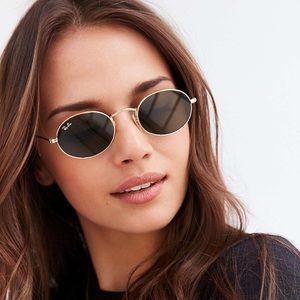 Great condition flat oval ray ban sunglasses